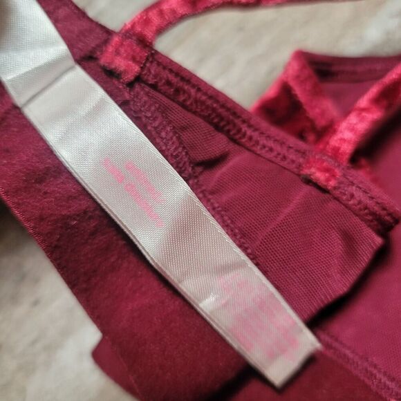 PINK Victoria's Secret Velour Unlined Wireless Strappy Bra Size Small Maroon - Picture 4 of 4
